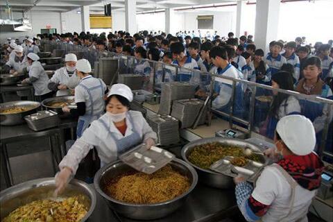 學校食堂承包這個近乎被壟斷的賺錢生意，如今卻“開不下去”？