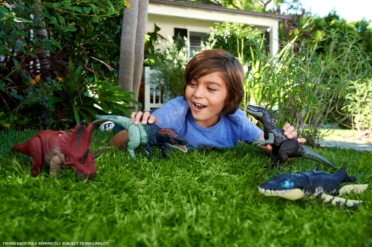 Jurassic World Chaos Theory Wild Roar Dinosaur Action Figure Toys, Strike Attack & Sound